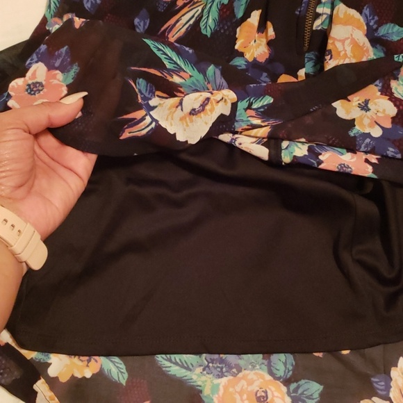 Black floral print dress - Picture 3 of 3